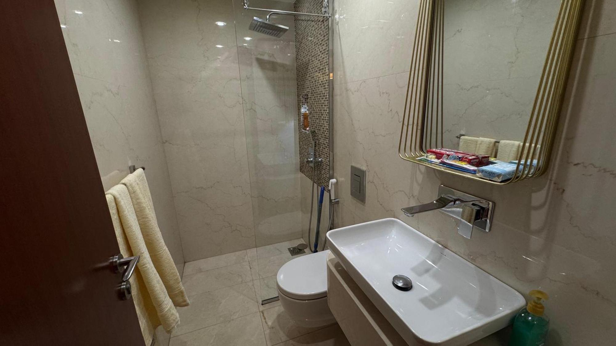 Marina View Luxury Retreat Modern Jbr